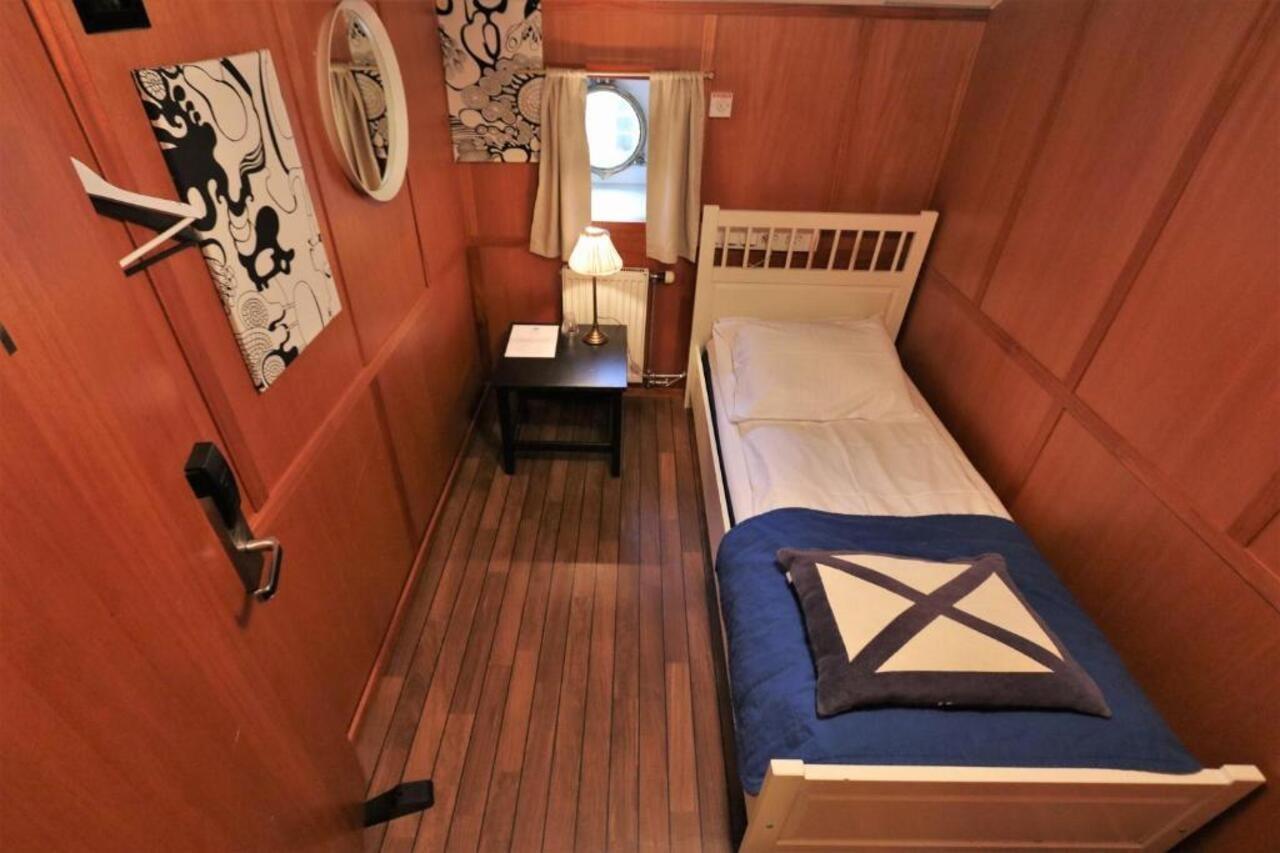 Botel Barken Viking