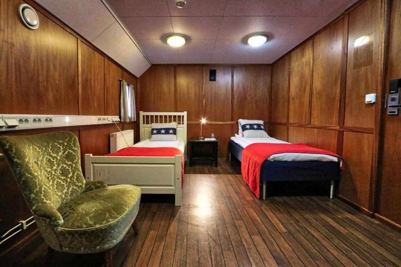 Barken Viking Botel 3*