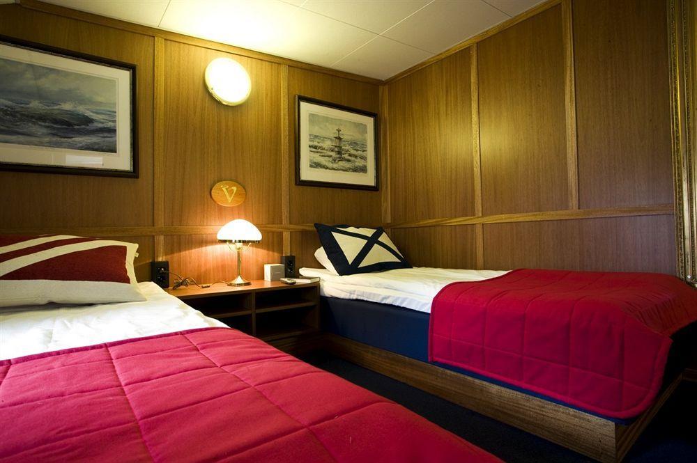 Barken Viking Botel 3*