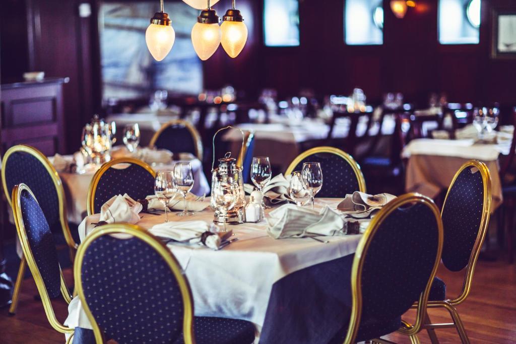 Barken Viking Botel 3*