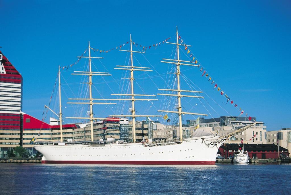 Barken Viking Botel 3*