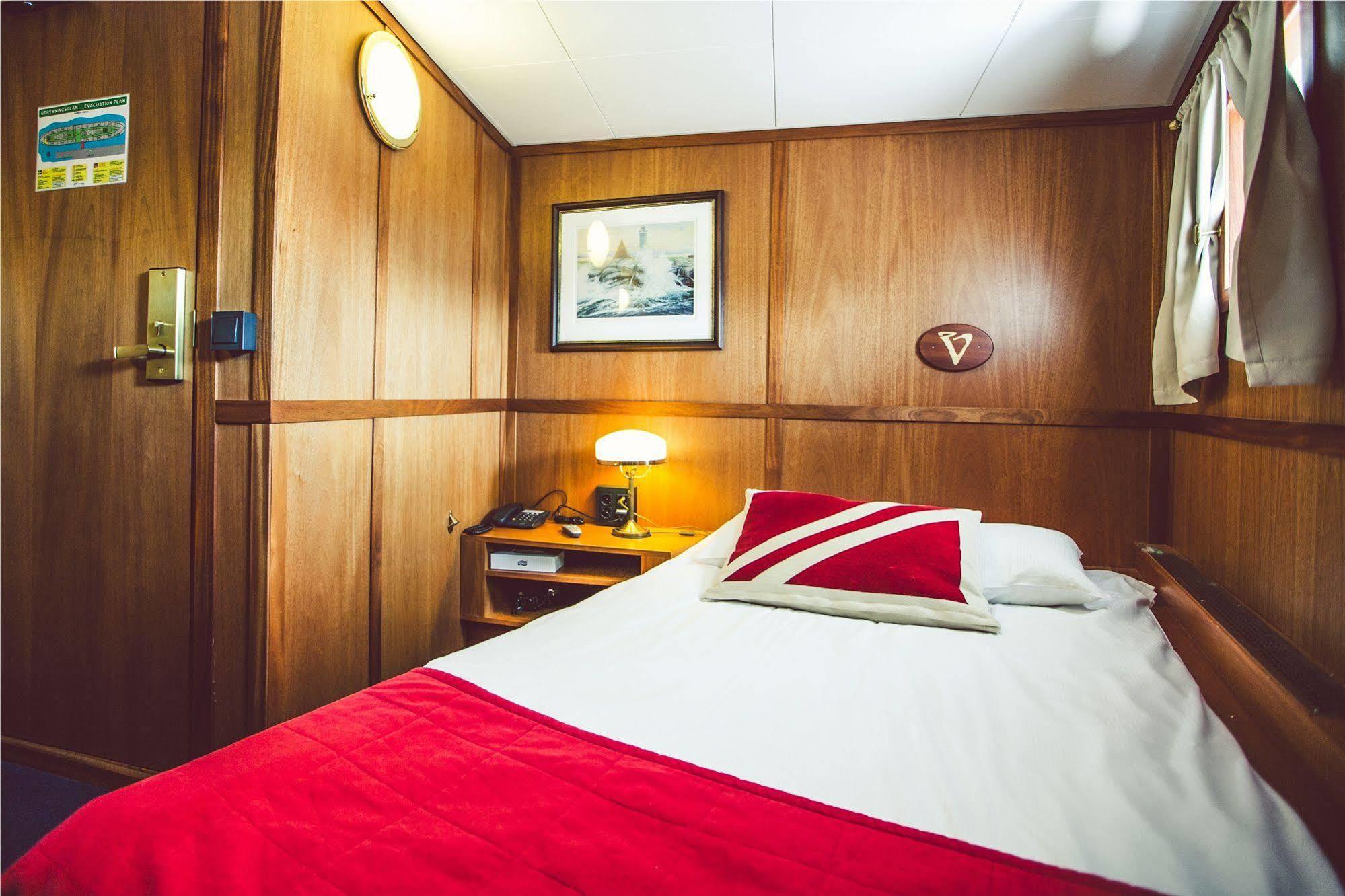 Botel Barken Viking 3*